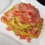 Ricetta Spaghetti al pesto di pistacchio e tartare di gambero rosso