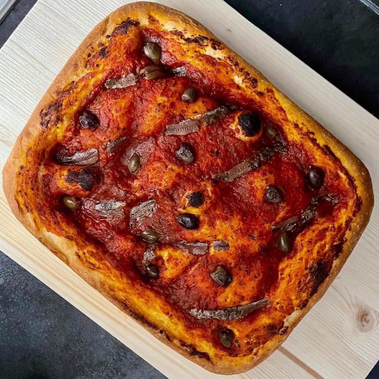Pizza in teglia alta e soffice