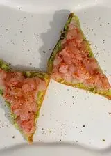 Ricetta Toast con tartare di gambero rosso e avocado