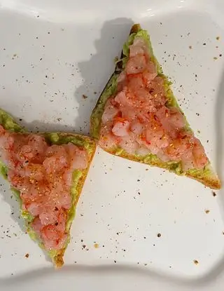 Ricetta Toast con tartare di gambero rosso e avocado di unaforchettadigitale