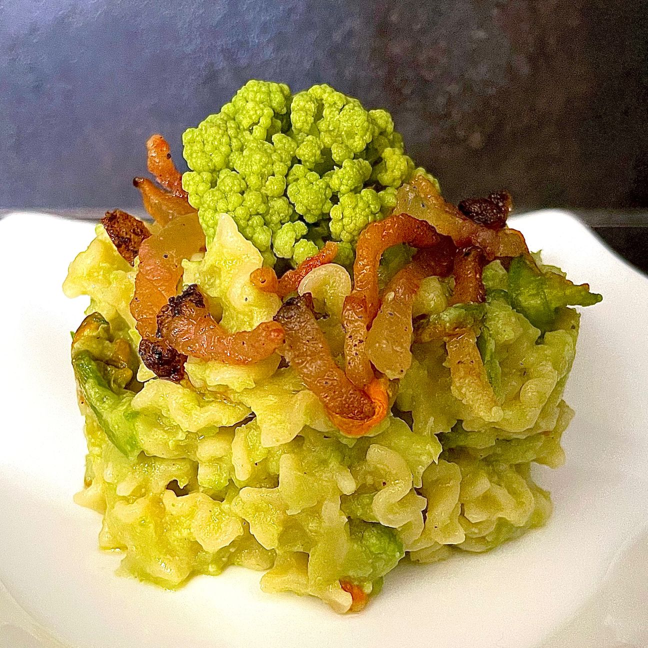 Mafalde con cavolfiore, guanciale e fiori di zucca