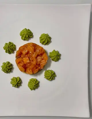 Ricetta Tartare di salmone con crema di avocado di unaforchettadigitale