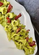 Ricetta Gigli alla crema di fave con pancetta al pepe nero