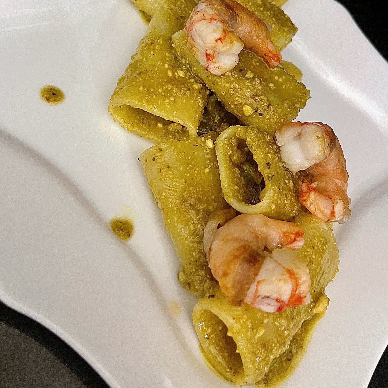 Paccheri al pistacchio e gamberi lardellati