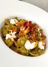 Ricetta Pasta fredda con pesto alla trapanese, burrata e scaglie di guanciale croccante