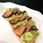 Ricetta Bruschetta con avocado e salmone affumicato con alga nori