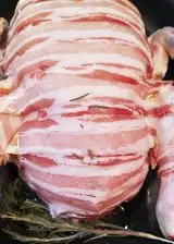Ricetta Pollo ripieno vestito con bacon