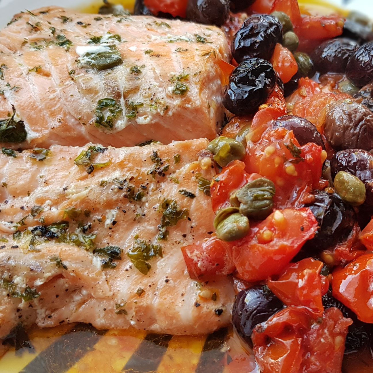 Salmone alla mediterranea
