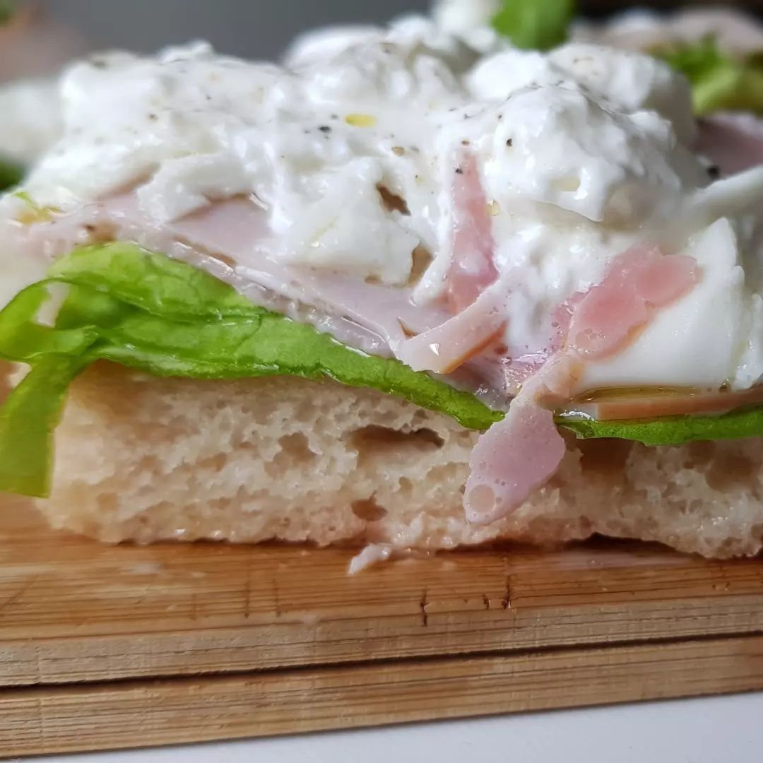 Focaccia alla barbabietola