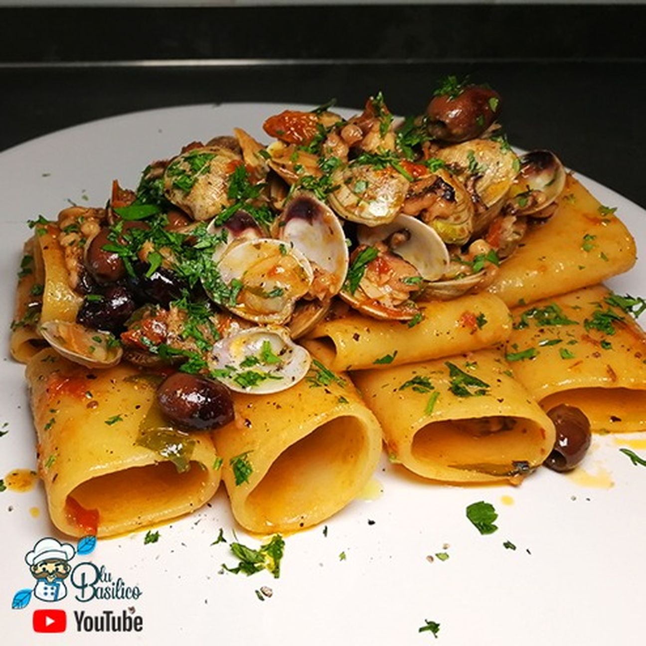 Paccheri con lupini e moscardini