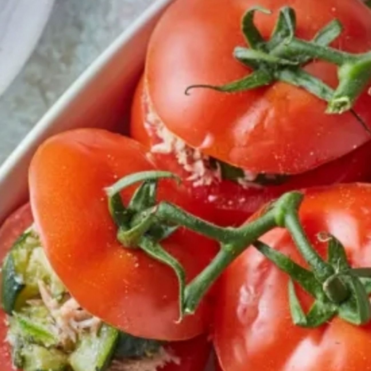Pomodori ripieni di zucchine e tonno