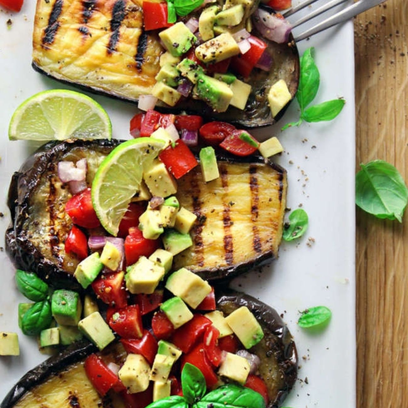 Melanzane grigliate con dadolata di verdure