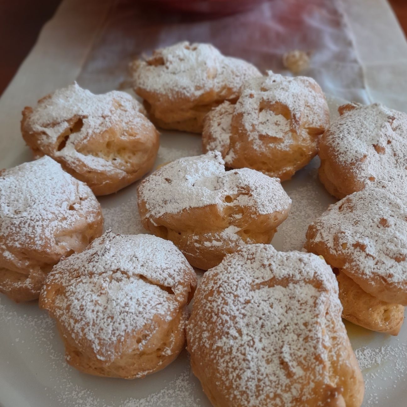 Bignè alla crema pasticcera