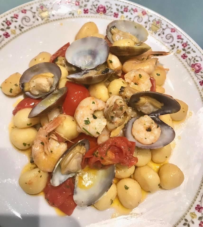 Gnocchetti con gamberi e vongole