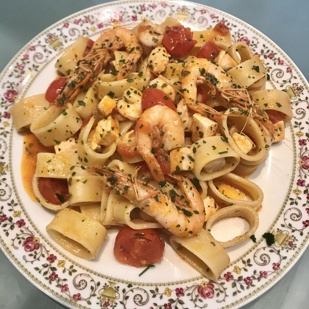 Calamarata con pesca spada, gamberi , pomodorini