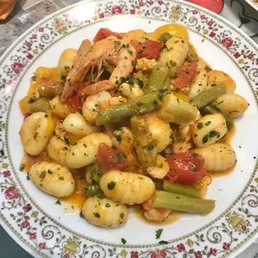 Ricetta Gnocchi con gambero , ciliegino rosso e giallo, asparagi, purea di ciliegino di gelfomarco