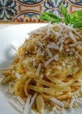 Ricetta Spaghetti con pesto di datterini gialli e ricotta salata