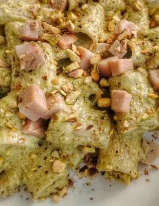 Ricetta Mezze maniche con pesto di pistacchi e mortadella di cristinaeffe_