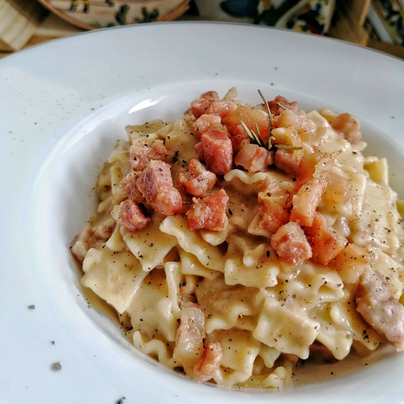 Pasta con crema di fagioli e pancetta