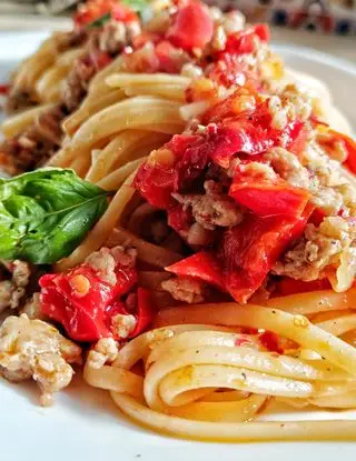 Ricetta Linguine con Nduja, salsiccia siciliana e peperoni di cristinaeffe_