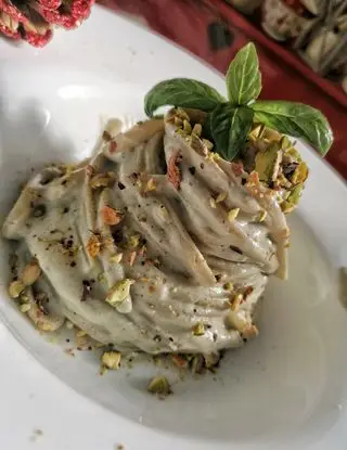 Ricetta Linguine crema di ricotta, carciofi e pistacchi. di cristinaeffe_