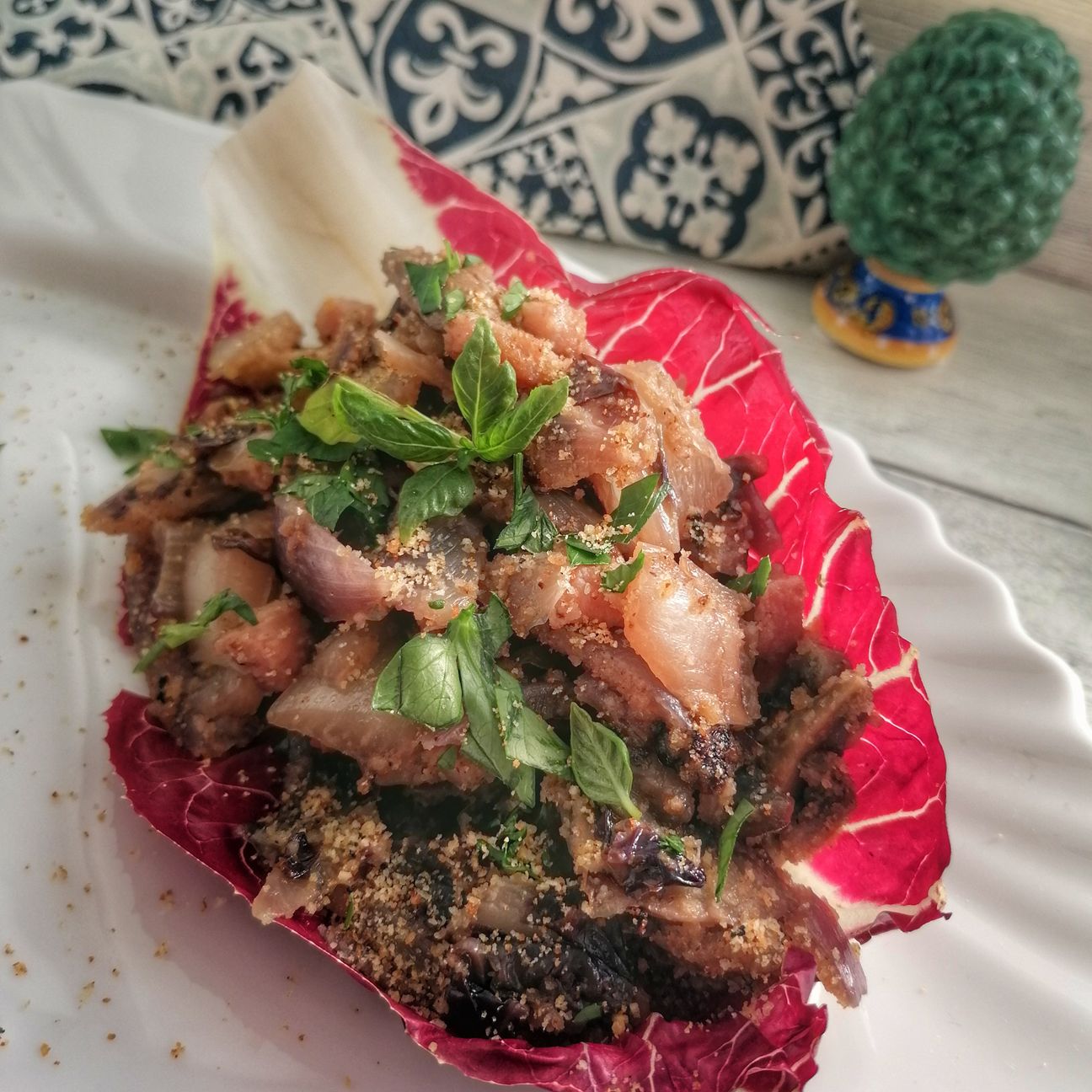 Radicchio con funghi, pancetta e Pangrattato