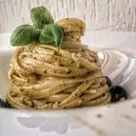 Ricetta Pesto di basilico, rucola ed olive nere