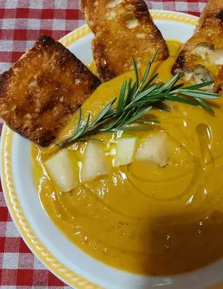 Ricetta Vellutata di Zucca e Parmigiano di polveredistelle101