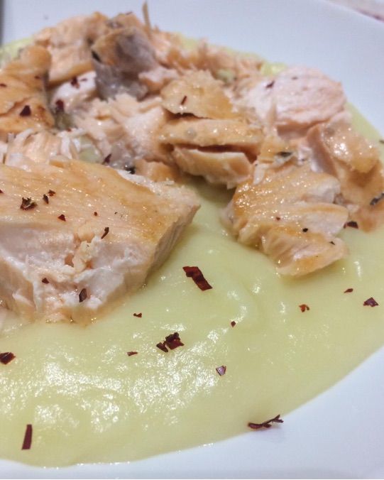 Crema di patate e porro e salmone