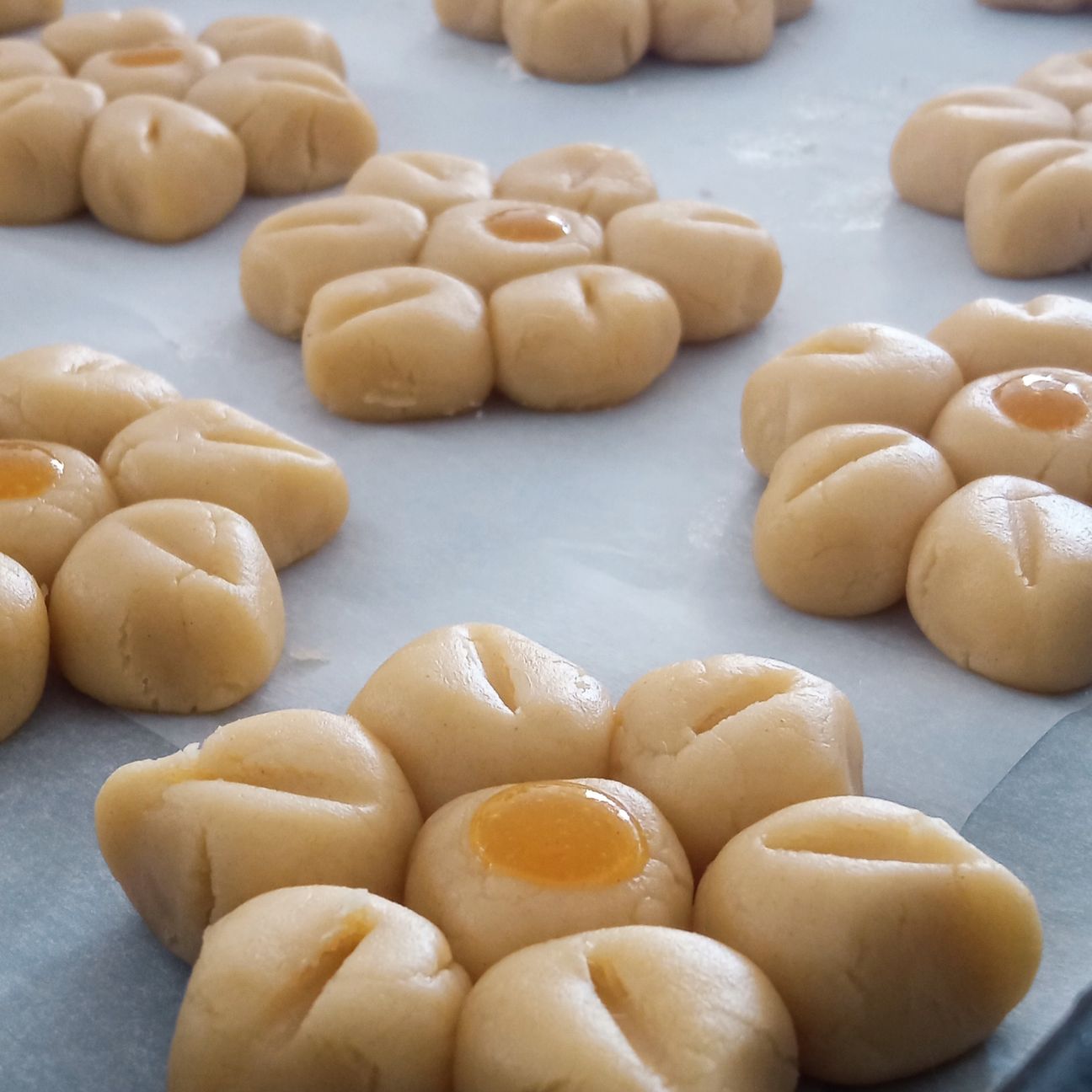 Biscotti burrosi a forma di fiore