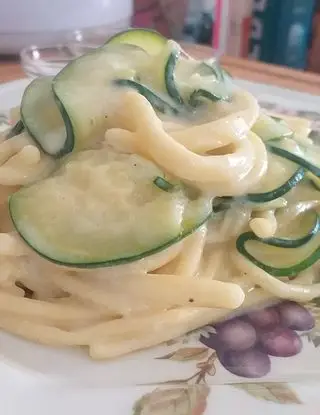 Ricetta Spaghettoni fatti a mano con zucchine  e tanta cremosità al latte... di angela876