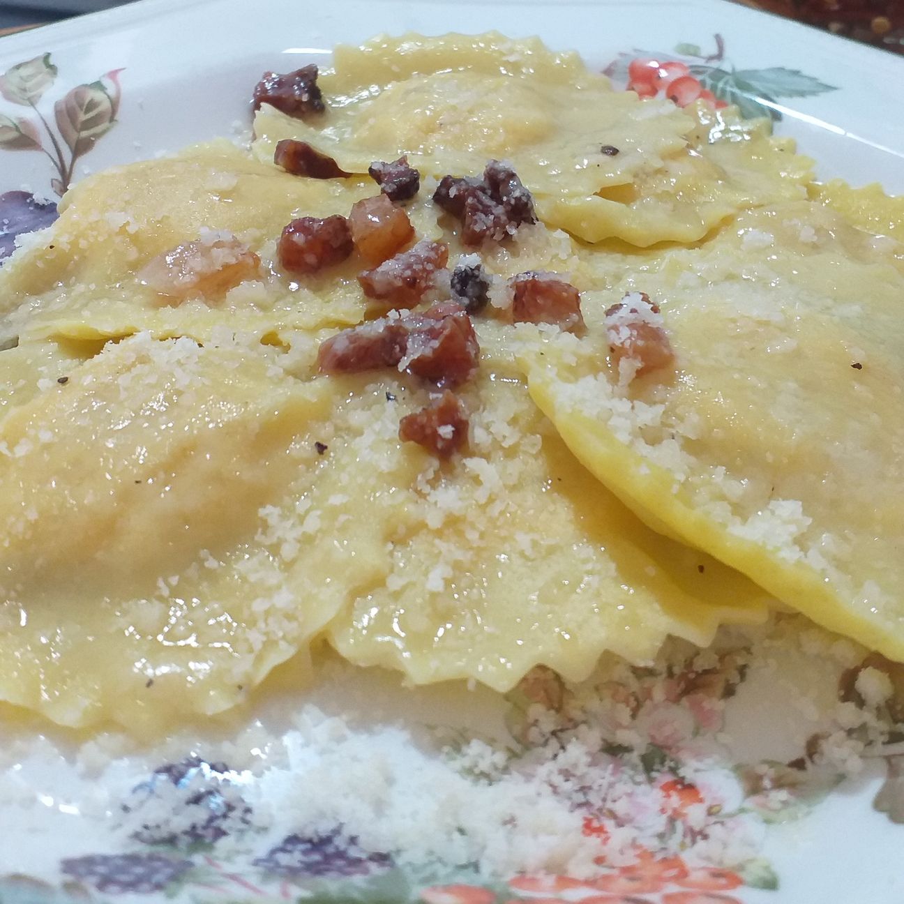 Girasoli ripieni di carbonara con guanciale croccante e pecorino
