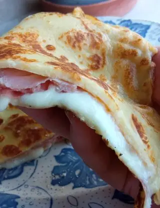 Ricetta Crepes ripiene di prosciutto crudo e mozzarella di angela876