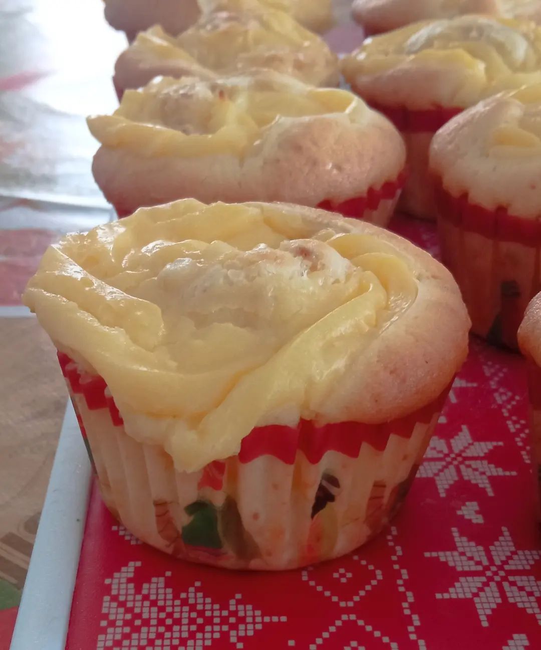 Muffin con mele caramellate e crema pasticcera