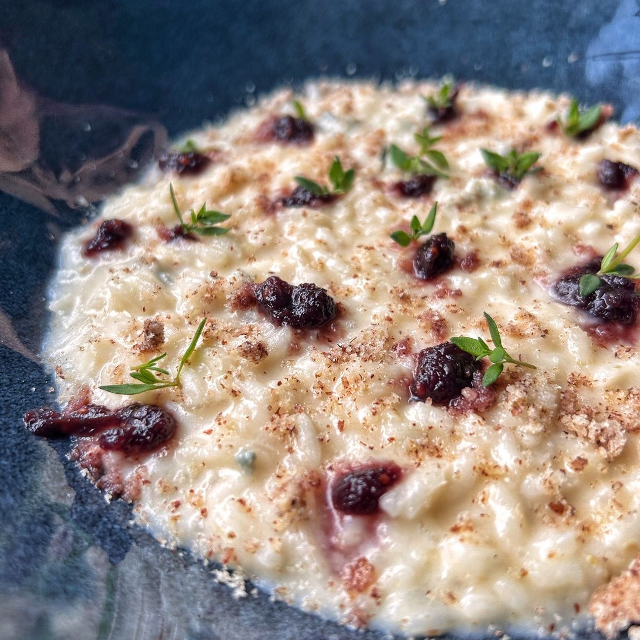 RISOTTO GORGONZOLA, GELSI E POLVERE DI NOCCIOLE