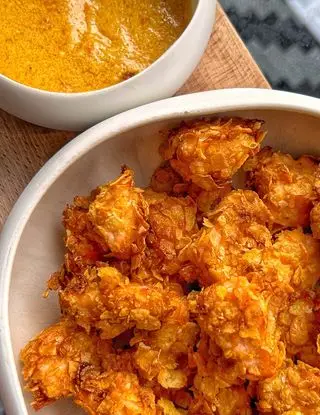 Ricetta Nuggets di salmone croccanti con salsa di tuorlo sodo piccante di Burrataepistacchi