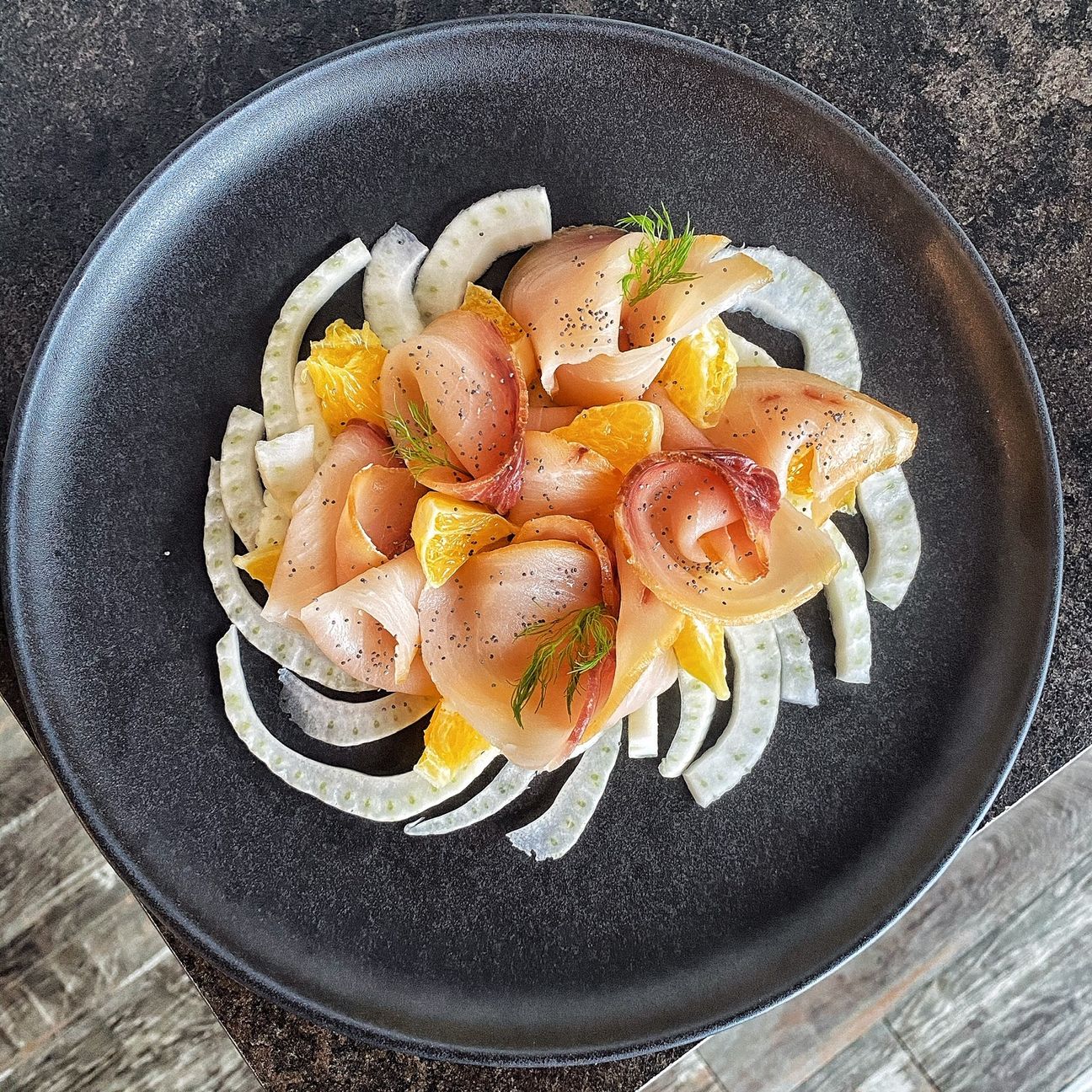 Insalata di pesce spada con finocchi e arance