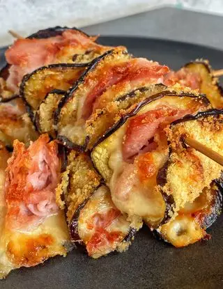 Ricetta Spiedini di melanzane con prosciutto cotto e scamorza affumicata di Burrataepistacchi