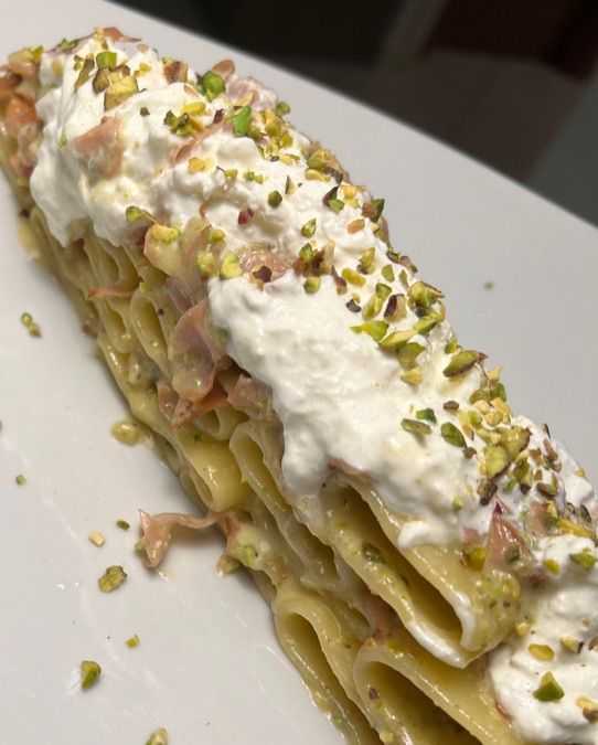 Paccheri mortazza burrata e pistacchi
