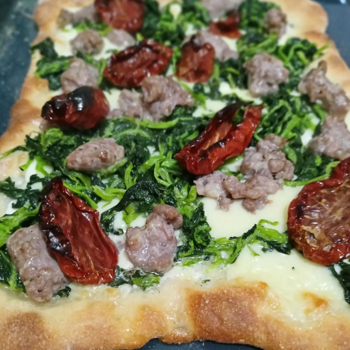 Ricetta Spianata con friarelli burrata salsiccia e pomodoro secco di Le_ricette_di_Romina_