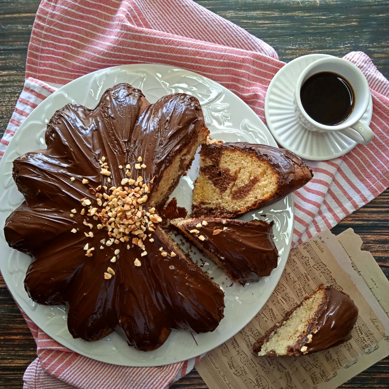 Torta marmorizzata yogurt e cioccolato