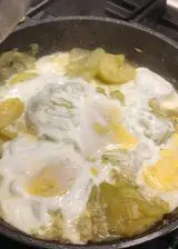 Ricetta Uova con patate zucchine e cipolla