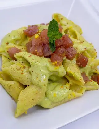 Ricetta Pennoni con crema di zucchine e menta con tartare di tonno al limone e pepe rosa  di fioccodisale