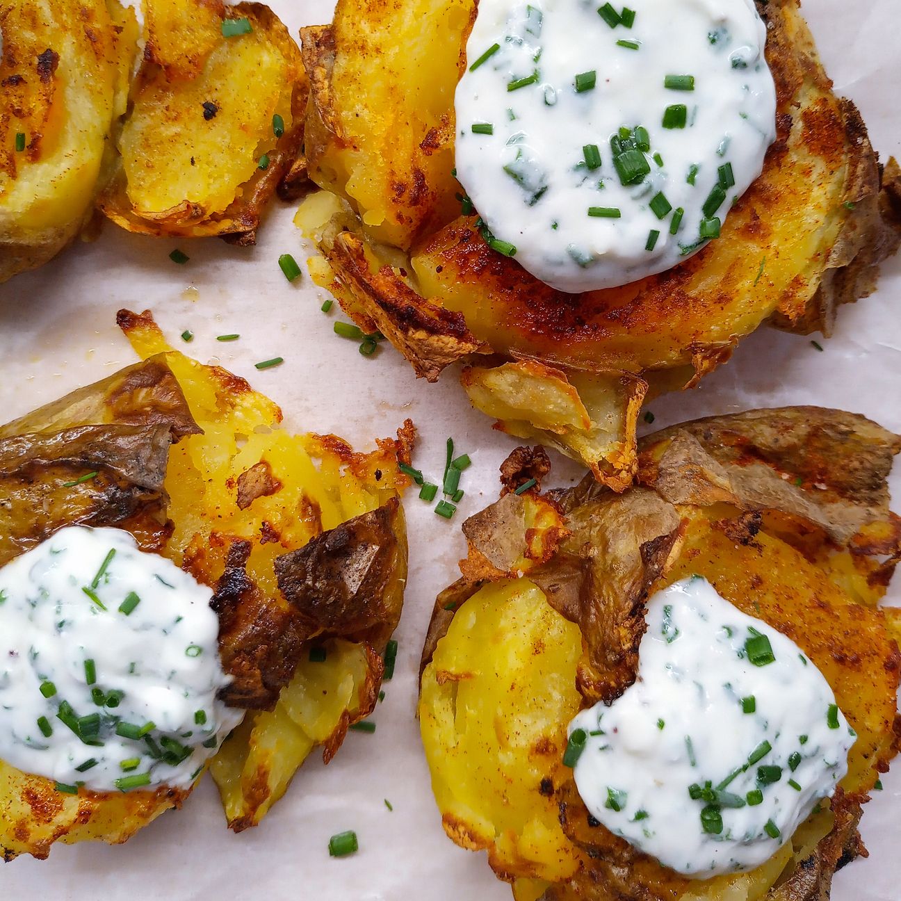 Smashed potatoes o patate schiacciate al forno