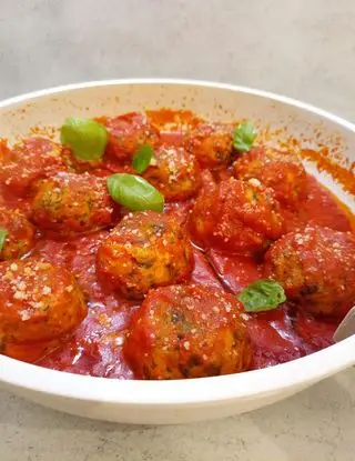 Ricetta Polpette di ricotta e spinaci al sugo di fioccodisale