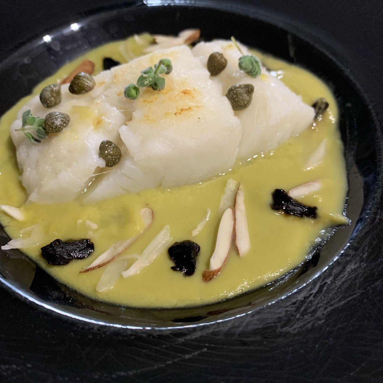 Baccala Cbt crema di piselli e aglio nero