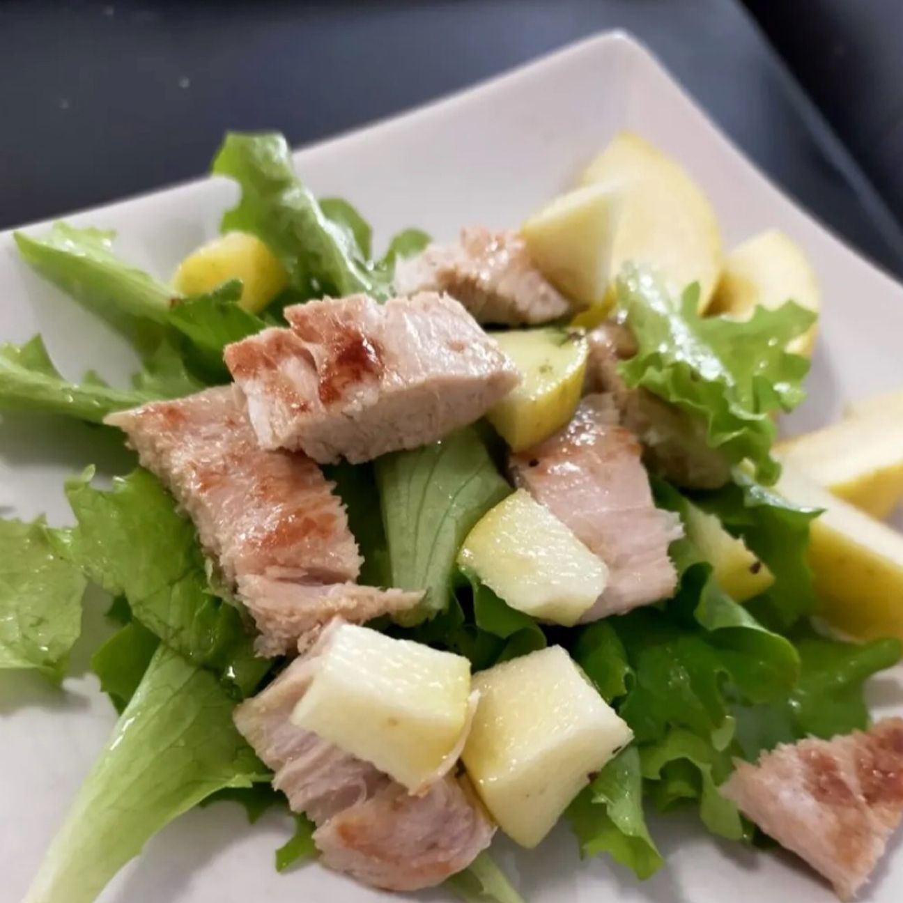 Insalata di pollo e mele