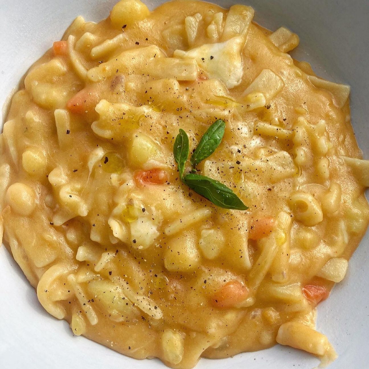 Pasta e patate con provola