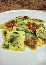 Ricetta Aglio olio e peperoncino con i Ravioli salsiccia e friarielli di Fini Modena 🤤