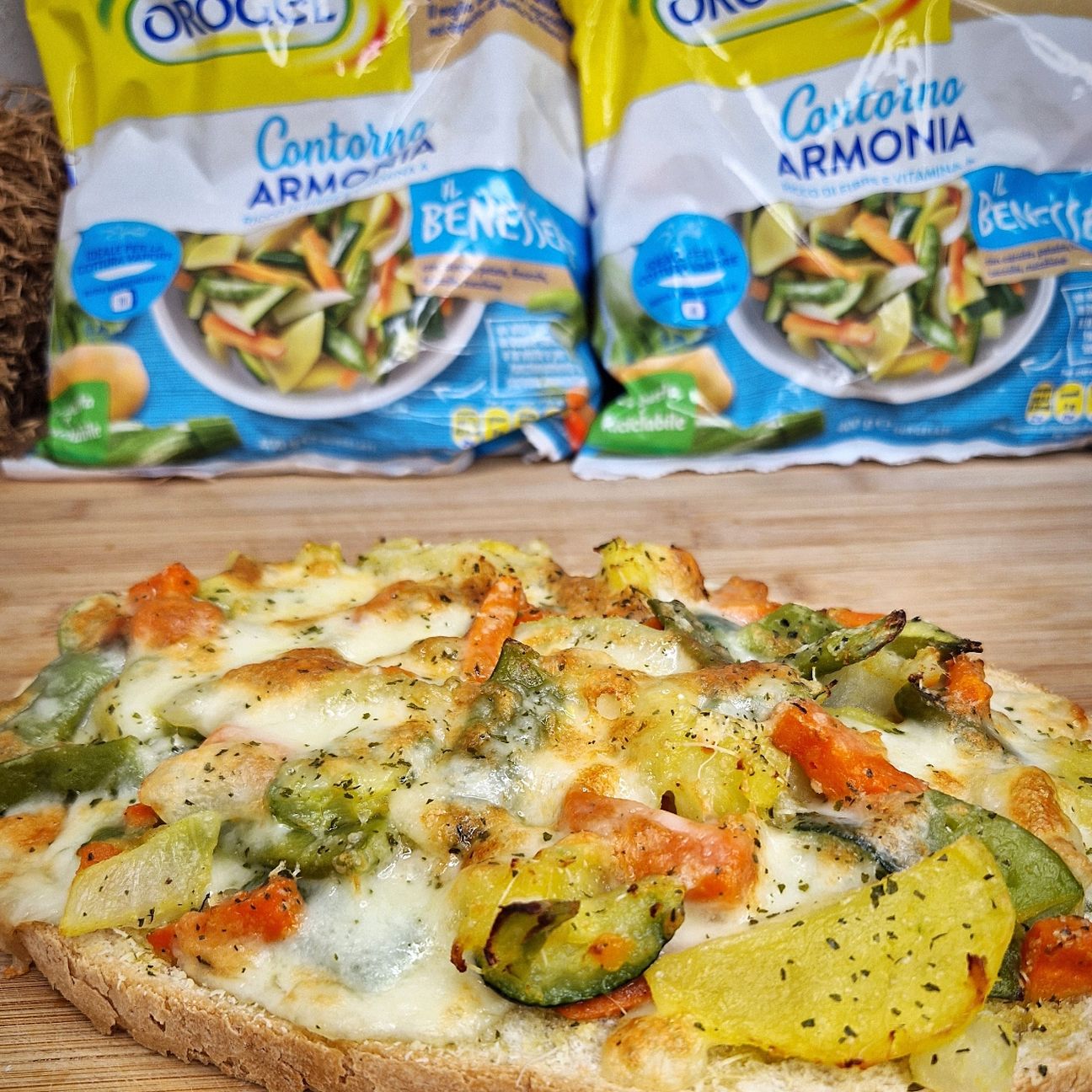 Bruschettone con Contorno Armonia Orogel e mozzarella filante